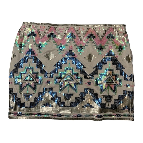 ❄️3/$20 EXPRESS Tan Aztec Tribal Boho Multicolor Sequin Print Mini Skirt, Small - Picture 5 of 9
